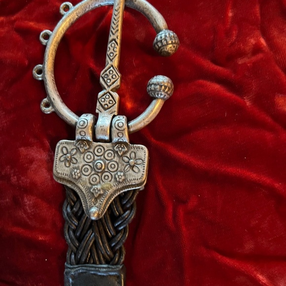 Custom Adjustable Leather Large Dog Collar - Picture 3 of 16